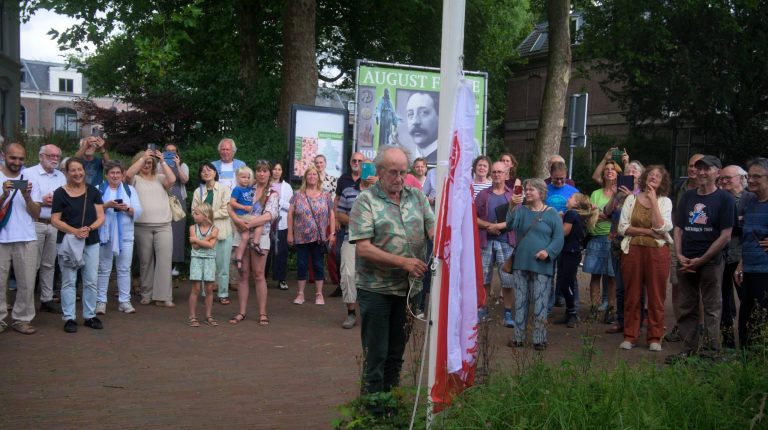 ‘Henk van Ruitenbeek 40 jaar tekenend’